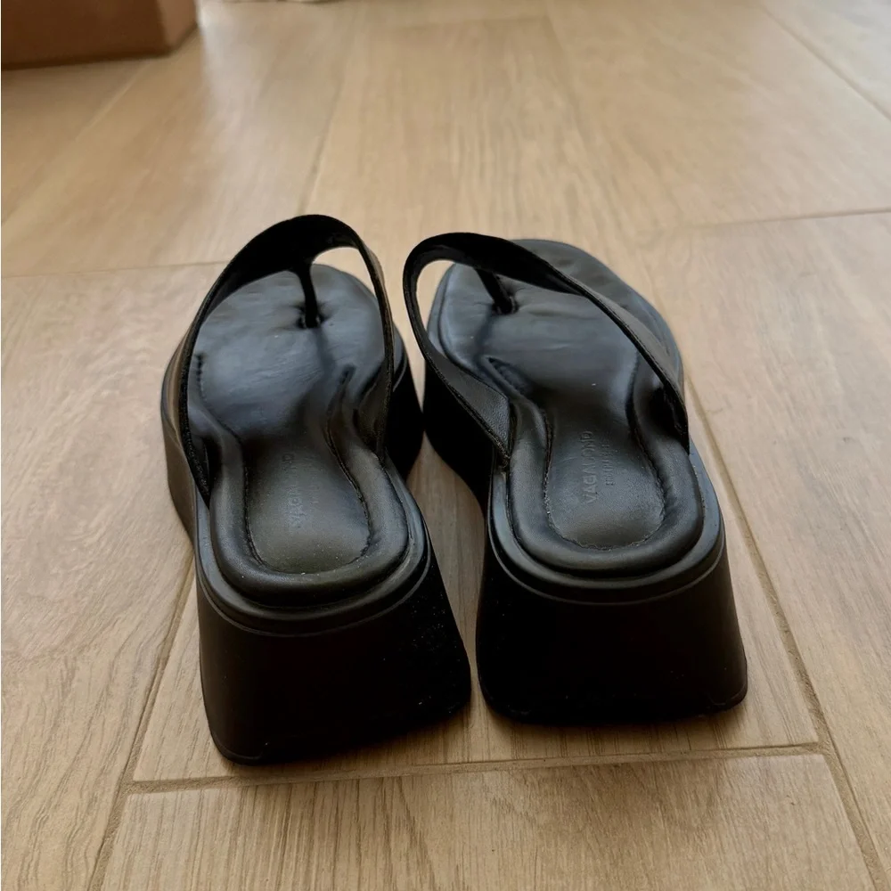 Vagabond Black Platform Thong Sandals